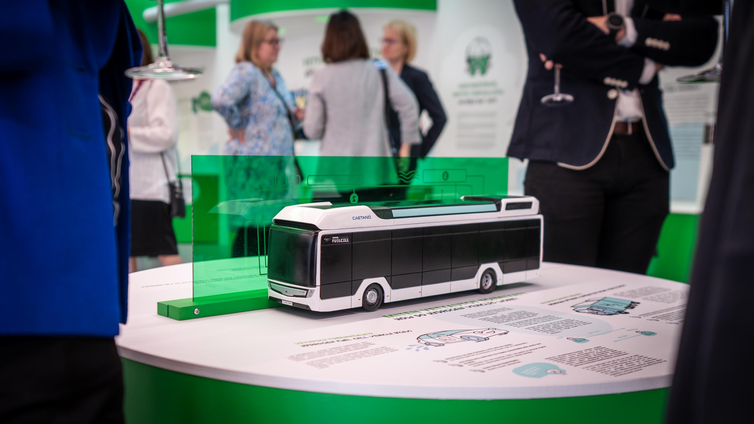 Näyttely siitä, miten vetyautot toimivat