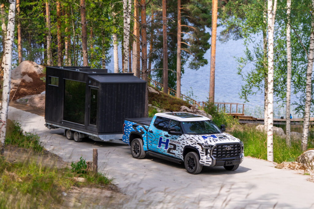 Hydrogen sauna and Toyota FCEV Tundra